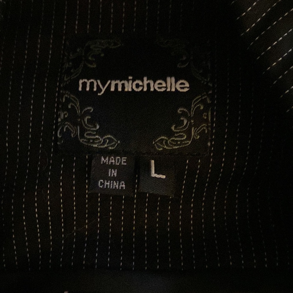 Women’s cute cropped short sleeve pinstriped blazer - Picture 6 of 7